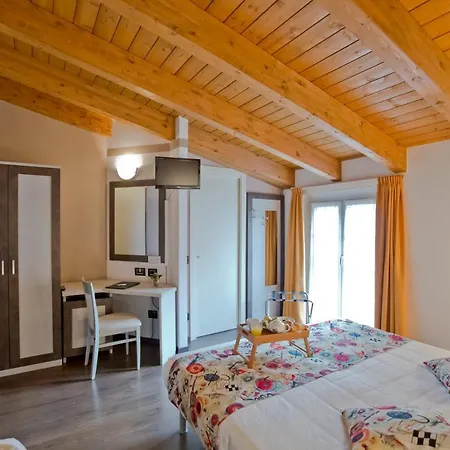 Di Hotel