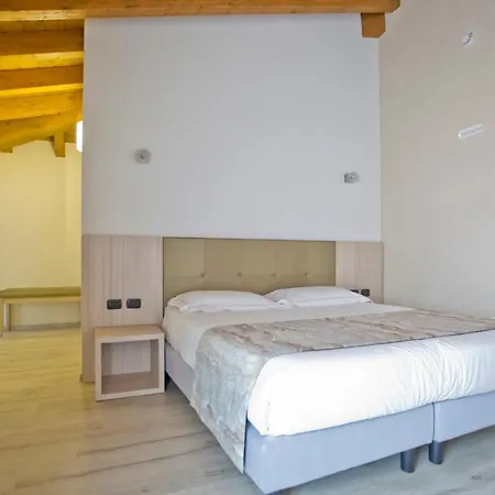 Hotel Di 4*