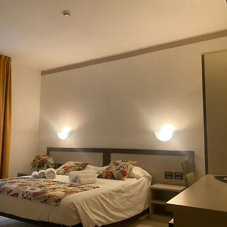 Di Hotel
